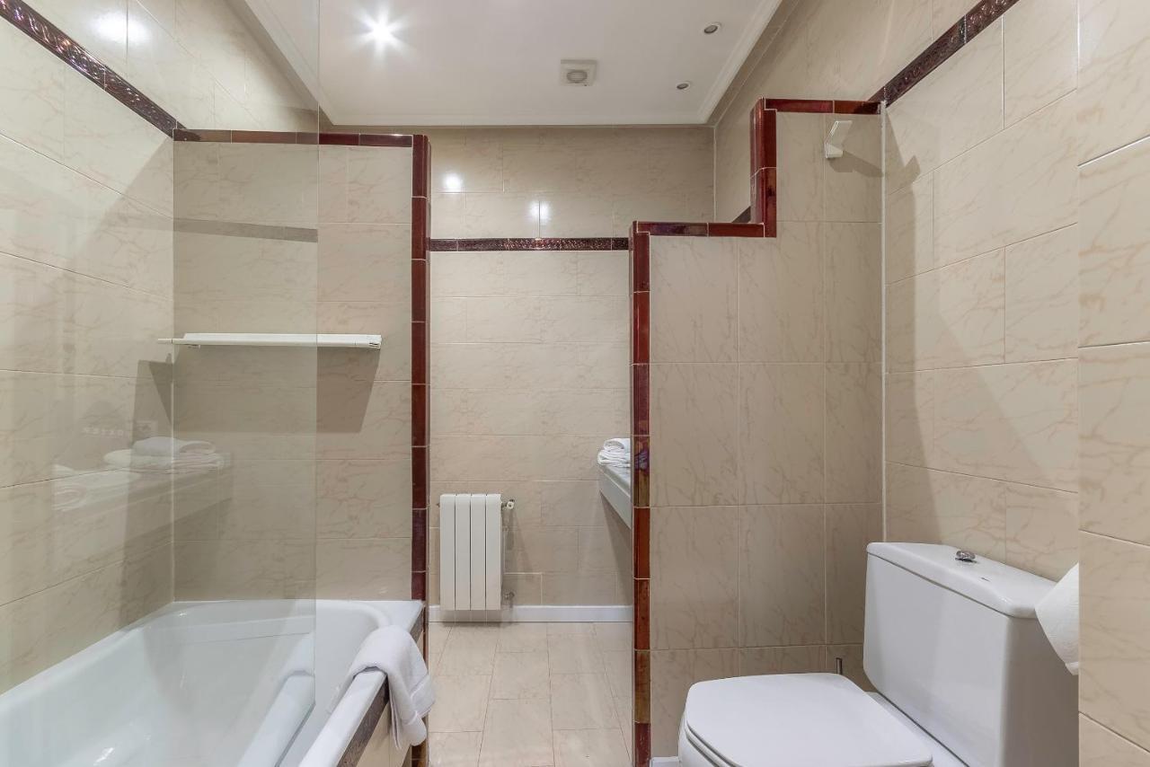 Habitaciones Apartamento B&B Plaza Nueva 8 Bilbao Zewnętrze zdjęcie